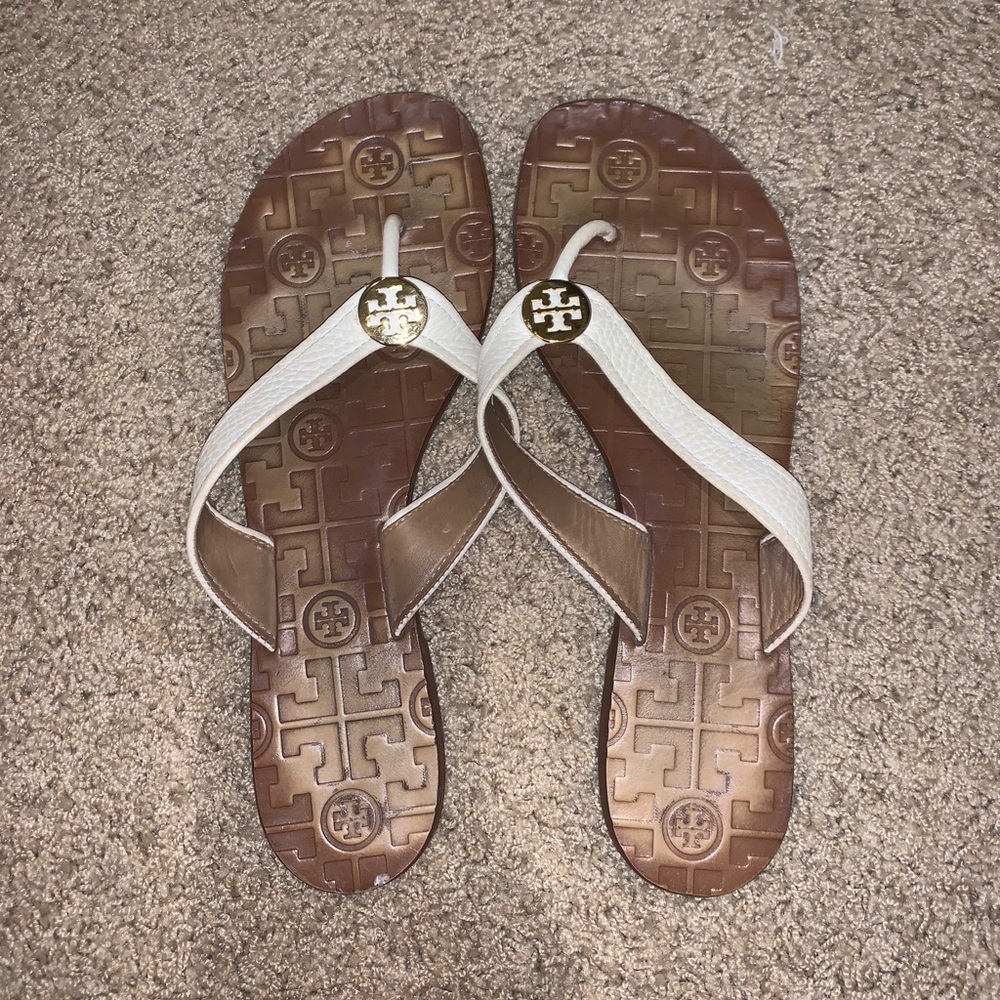 tory burch thora flip flops